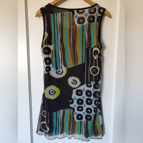 Unique Designer Top🖤💚🧡 - Picture 2 of 3